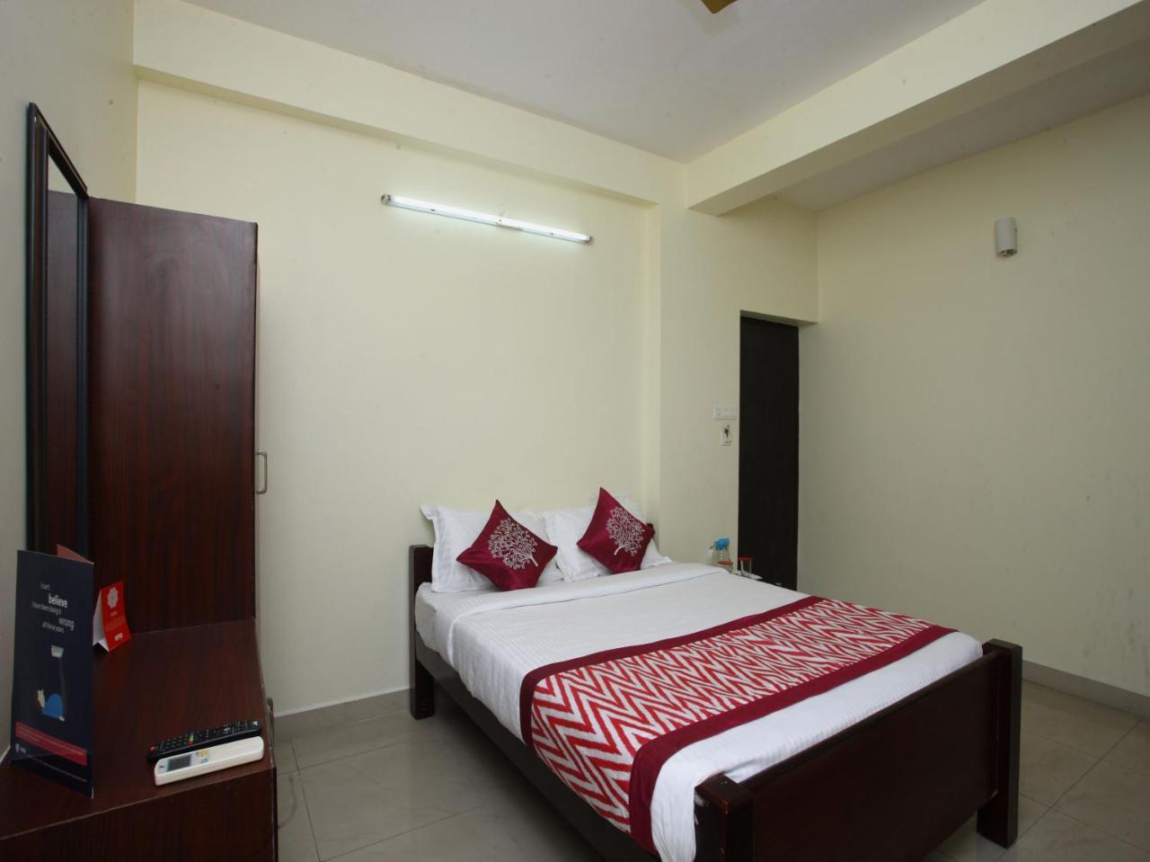 Oyo 10465 Koyambedu Chennai Hotel Luaran gambar