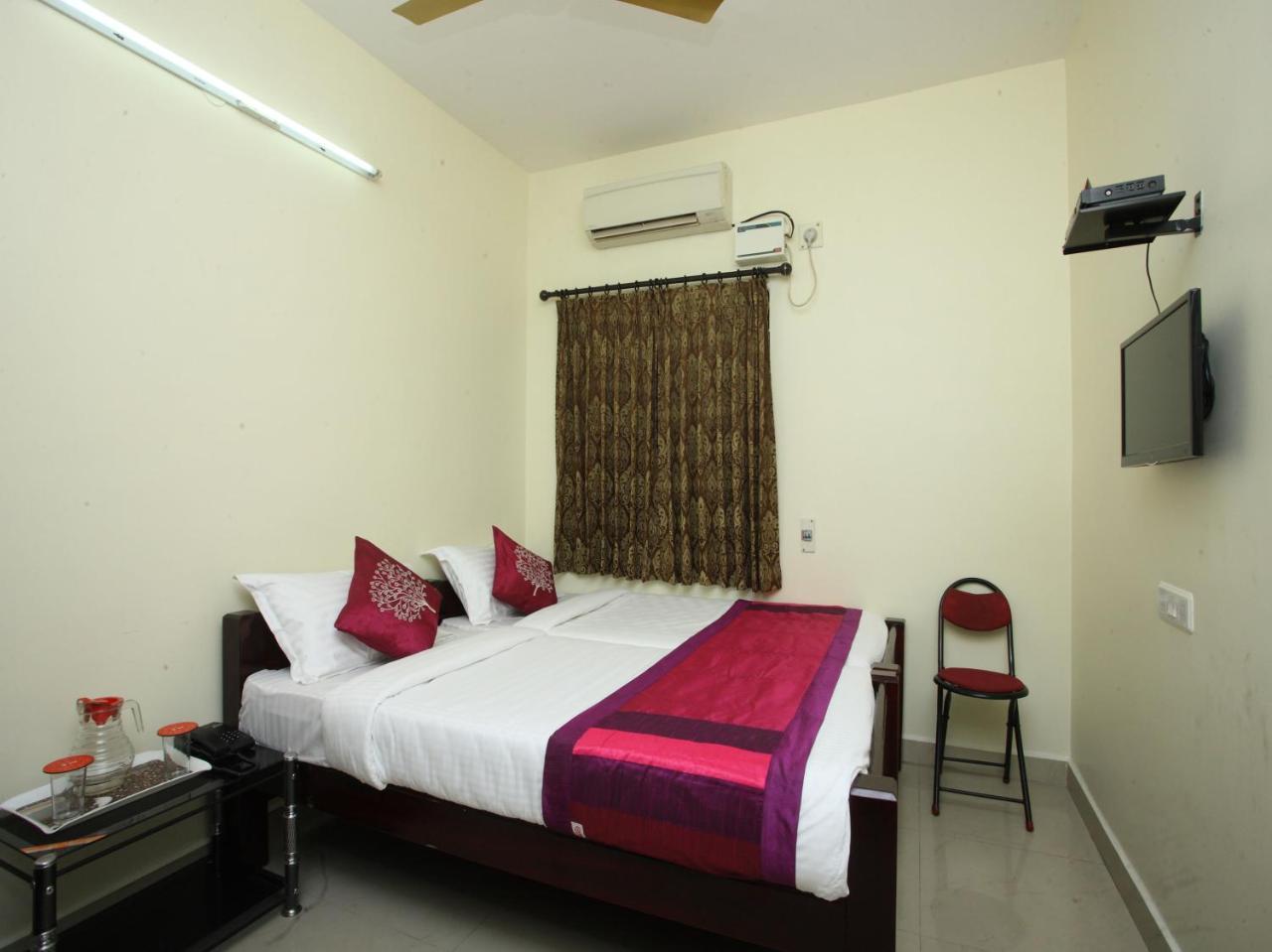 Oyo 10465 Koyambedu Chennai Hotel Luaran gambar